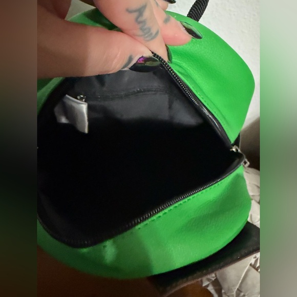 Minecraft Explosion TNT Women's Mini Backpack, Green 11’’ adjustable bag new - Picture 8 of 8